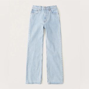 Abercrombie 90’s High Rise Relaxed Jean Light Denim